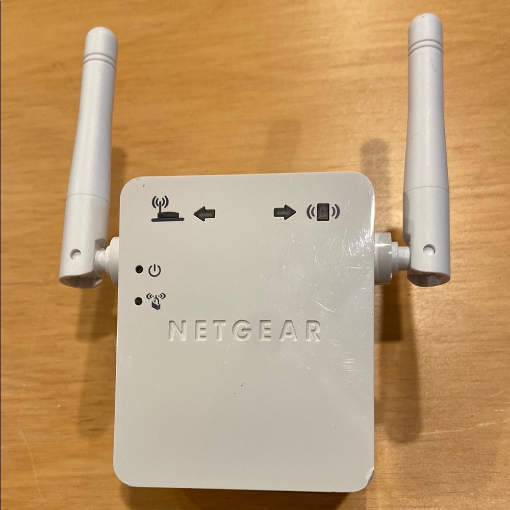 Net gear wifi booster model WN3000RPv2